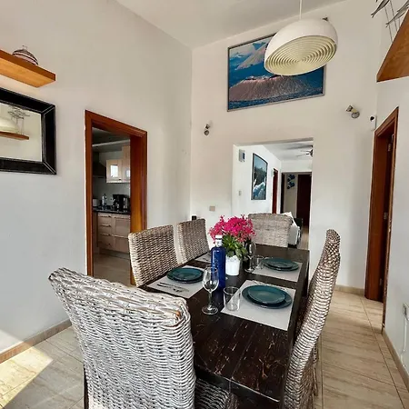 Villa Rayo Azul, Heated Pool And Ocean Views * La Oliva