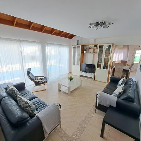 Villa Rayo Azul, Heated Pool And Ocean Views Villa La Oliva