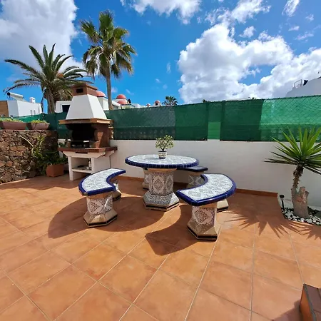 Villa Rayo Azul, Heated Pool And Ocean Views La Oliva