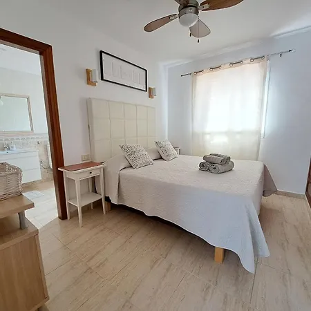 Villa Rayo Azul, Heated Pool And Ocean Views La Oliva